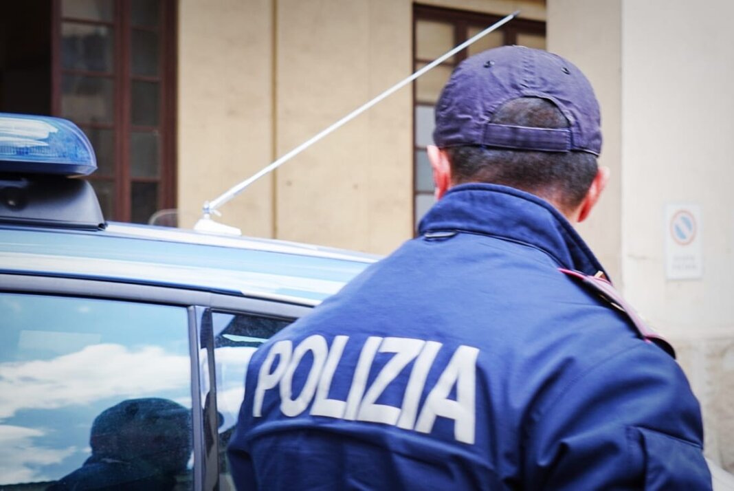 Arrestato a Sesto Fiorentino per minacce alla compagna con una katana