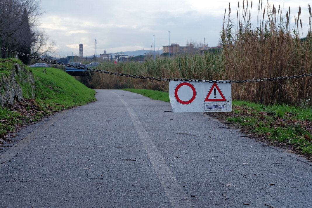 Il maltempo colpisce anche Prato: chiuse sei strade della zona sud