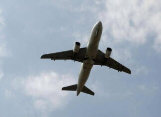 Compagnie aeree a caccia di migliaia di piloti, hostess e tecnici