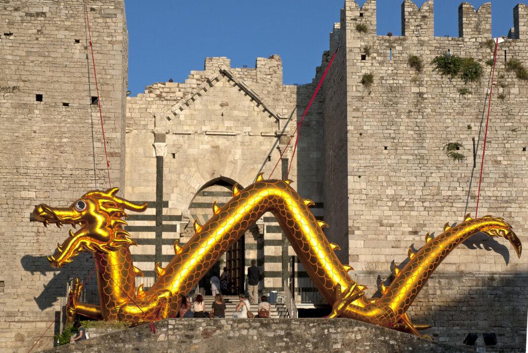 Il Capodanno cinese entra nel vivo a Prato con la Danza del Leone