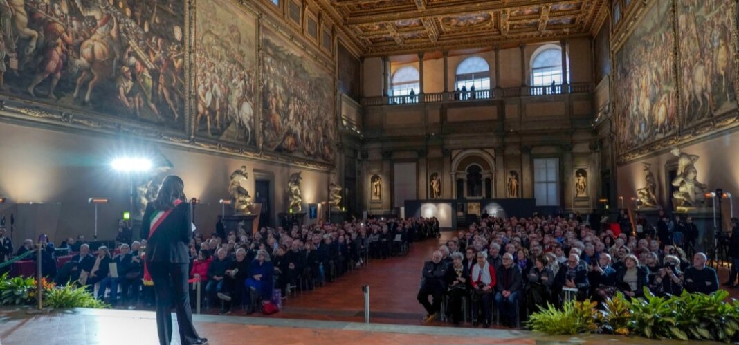 San Valentino a Palazzo Vecchio: nozze d'oro per oltre 500 coppie