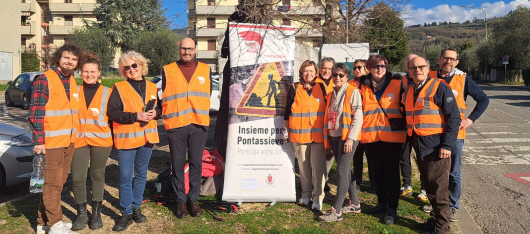 Angeli del bello a Pontassieve: volontari in piazza per il decoro urbano