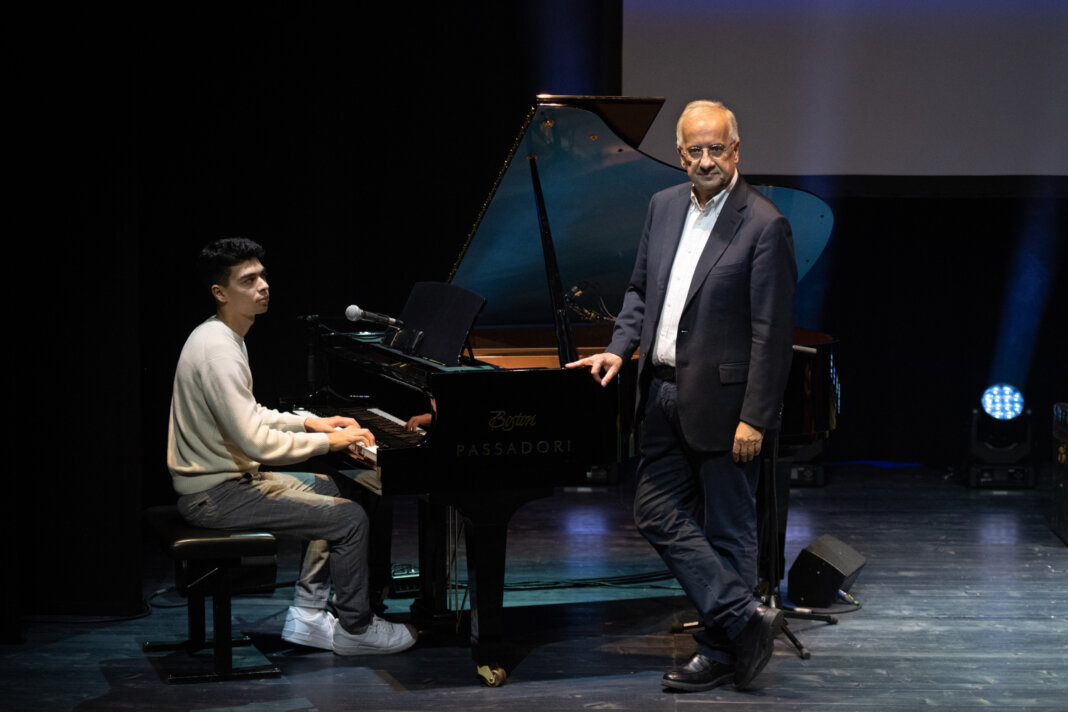 Walter Veltroni racconta gli anni Sessanta al teatro di Rifredi