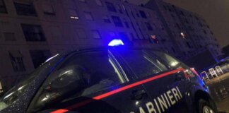 Aggressione in centro a Massa, 47enne muore sotto gli occhi del figlio di 11 anni