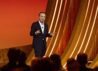Benigni in autunno su Rai1 per prima serata su San Francesco