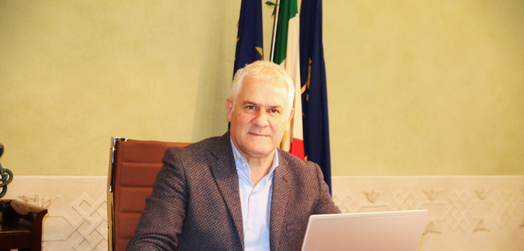 Presidente Provincia Lucca vs Salvini: 