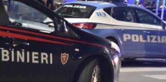 Reggio Emilia, aggredisce donna con cacciavite e investe due persone: fermato 26enne