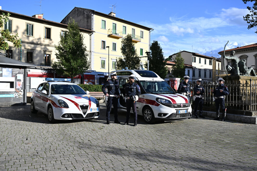 A Firenze una officina meccanica del tutto abusiva scoperta dalla polizia municipale. 