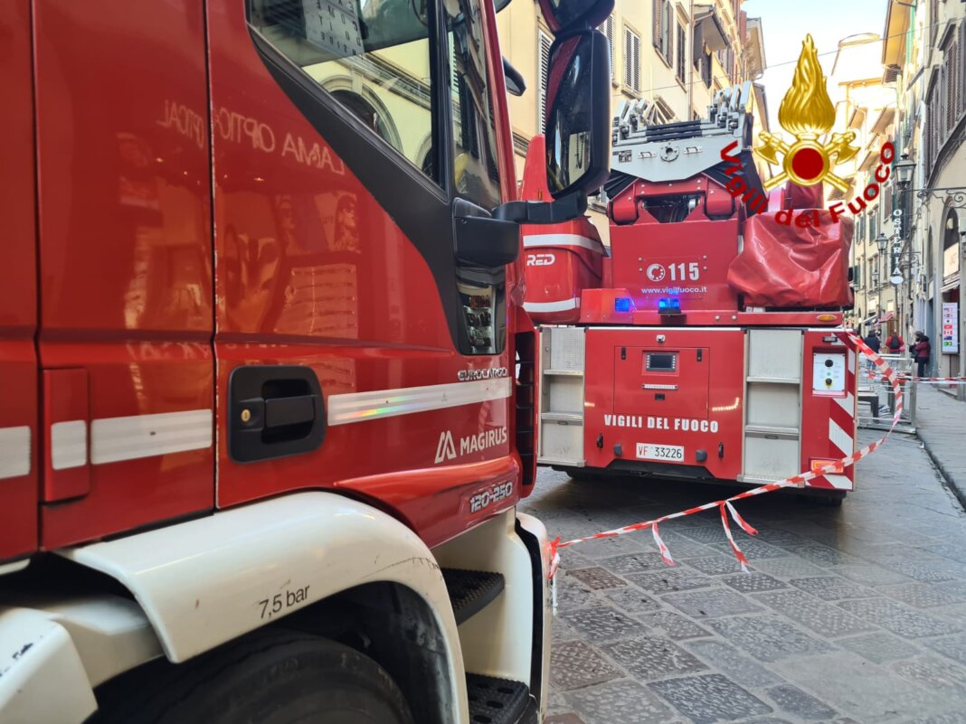 Donna muore asfissiata nell'appartamento in fiamme a Cerreto Guidi