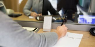 Allarme in Toscana per la desertificazione bancaria. La Cgil chiede una cabina di regia permanente Desertificazione bancaria, si aggravano i numeri in Toscana. Allarme della Cgil