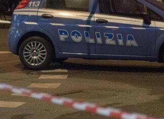 Salerno, salumiere ucciso a coltellate nel suo negozio: fermato 33enne