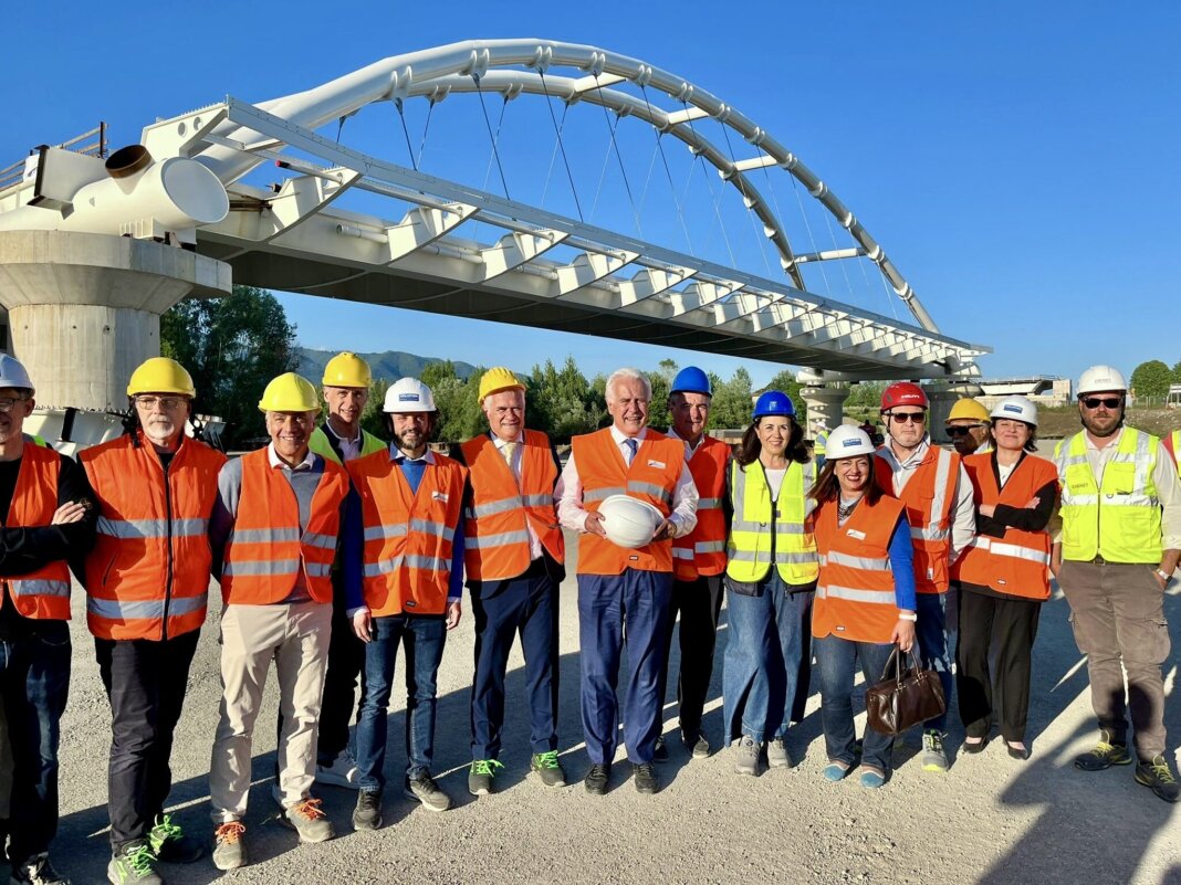 Nuovo ponte sul Serchio a Lucca, sopralluogo dopo la posa della prima campata
