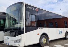 Paura su un autobus a Lucca, autista aggredita da due minorenni Pullman di linea in azione