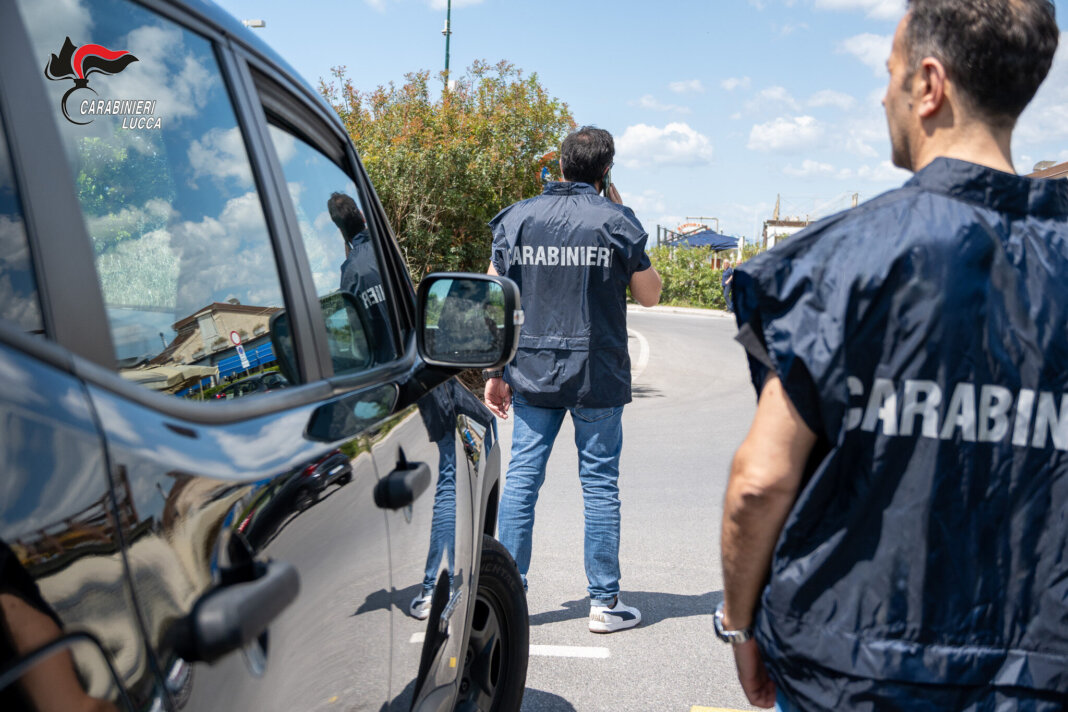 Finisce in un ristorante di Viareggio la latitanza di un pusher condannato a sei anni