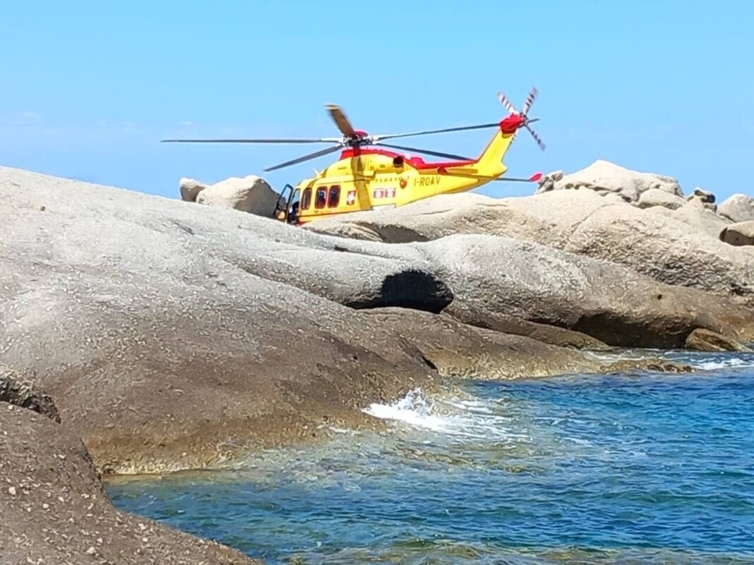 Spettacolare intervento tra gli scogli di Sant’Andrea a Marciana dell'elisoccorso