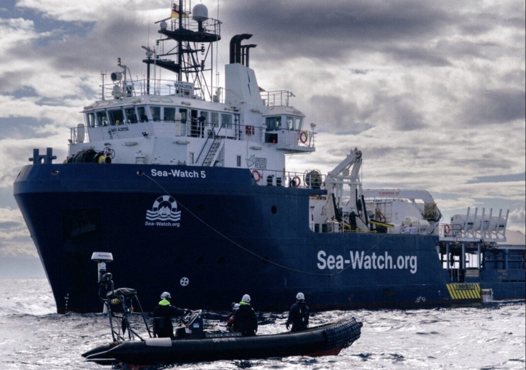Il porto di Livorno pronto ad accogliere i migranti salvati dalla Sea Watch 5