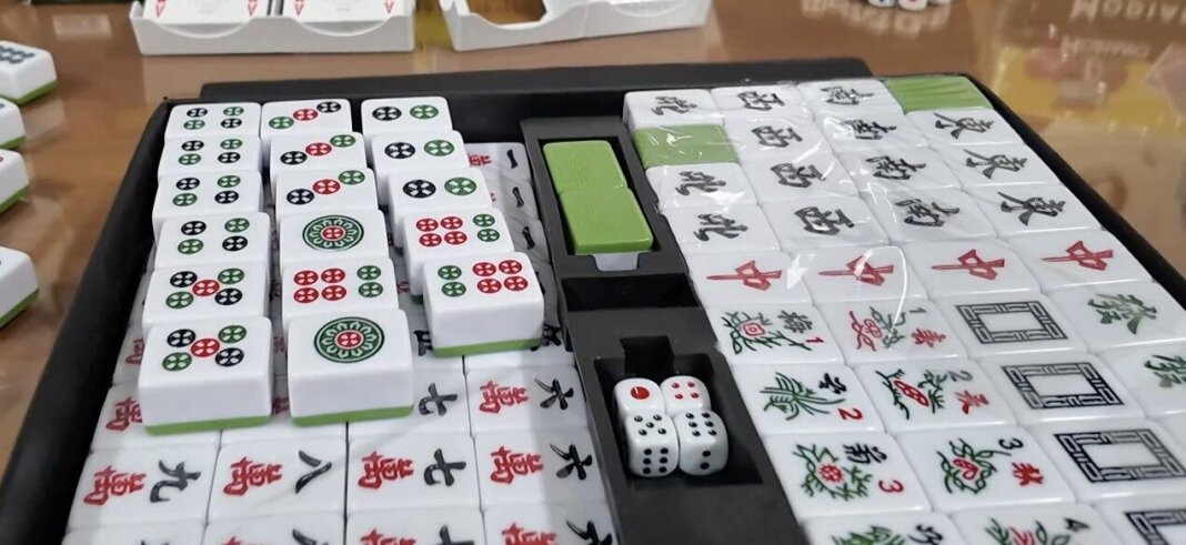 Gioco d'azzardo e scommesse clandestine, a Prato sigilli a un'altra bisca