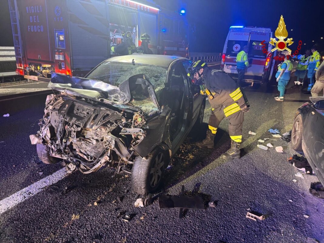 Paura per un incidente a catena ad Albinia fra un furgone e tre auto
