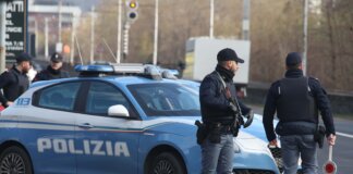Scontro moto-camper, muore in A11 centauro di 21 anni