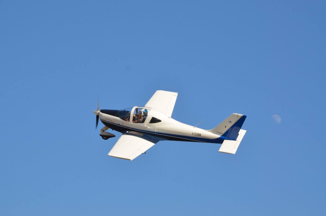 Piper finisce lungo nell'atterraggio a Scarlino: feriti pilota e passeggera