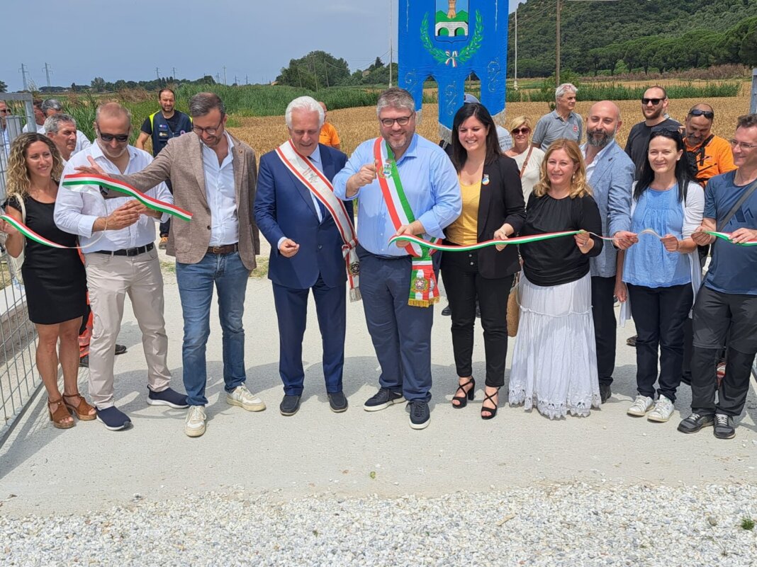 San Giuliano Terme, doppio taglio del nastro: inaugurati una palestra e l'invaso per l'anticendio boschivo