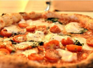 Pizza e bibita sempre più care, ecco la classifica delle 30 città più costose