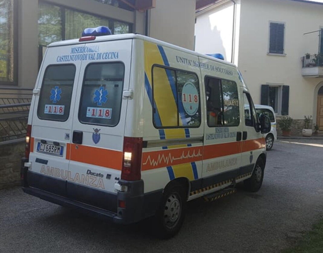Si accascia in bici e muore a 53 anni a Castelnuovo Val di Cecina