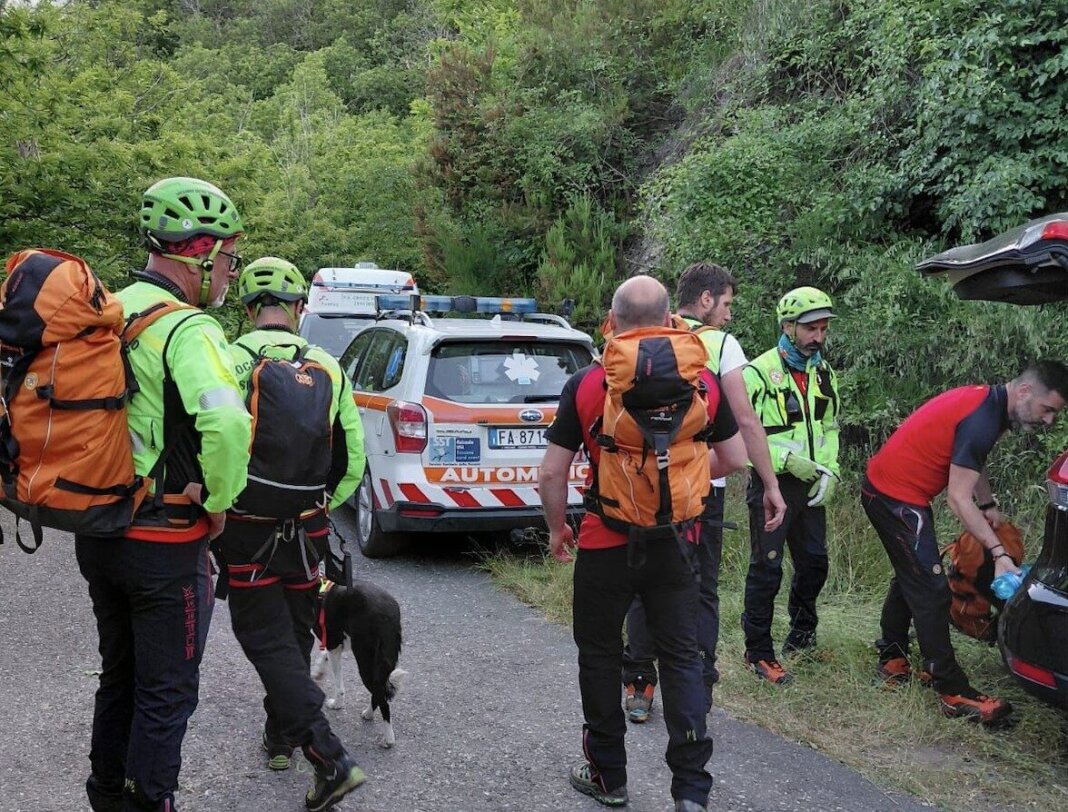 Cercatore di funghi disperso nei boschi di Zeri: task force per rintracciarlo