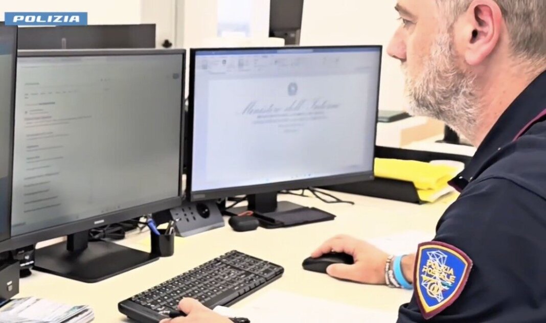 Frode informatica per 'riciclare' il Bonus Cultura: denunciati in dieci dopo le indagini della polizia postale