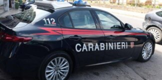 Cuneo, sente rumori nel cortile di casa: spara contro ladri e ne uccide uno