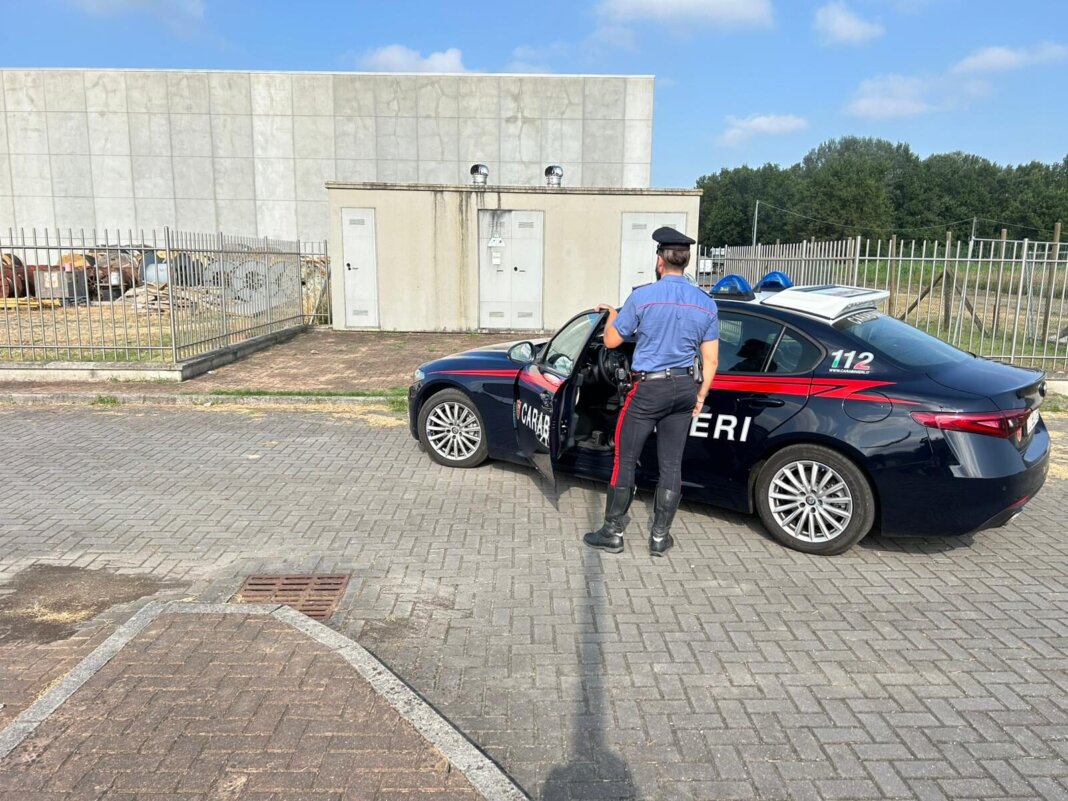 Cercano di rubare un chilometro di rame nella ditta: scoperti e arrestati in cinque