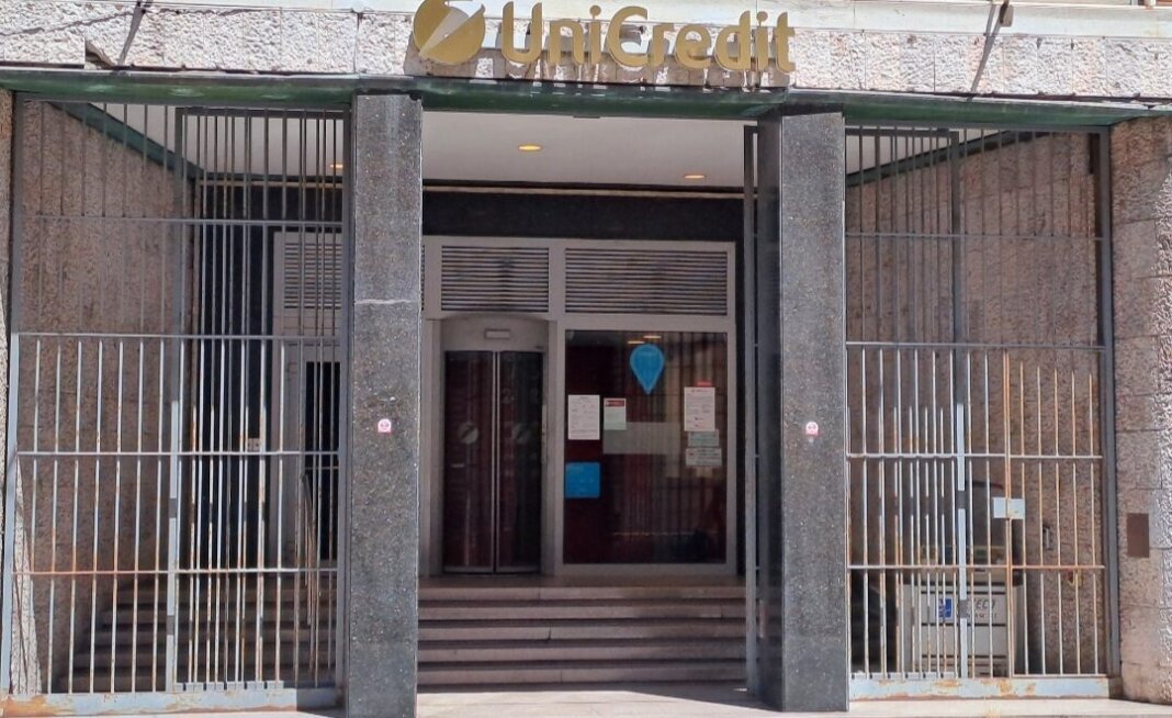 UniCredit Livorno, sindacati: 