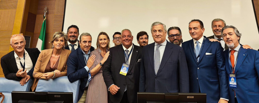 Sindaco Vivarelli Colonna entra in Forza Italia: 