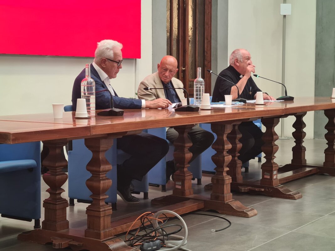 Dai giornalisti una 'pergamena al merito' per il pm di Prato, Luca Tescaroli