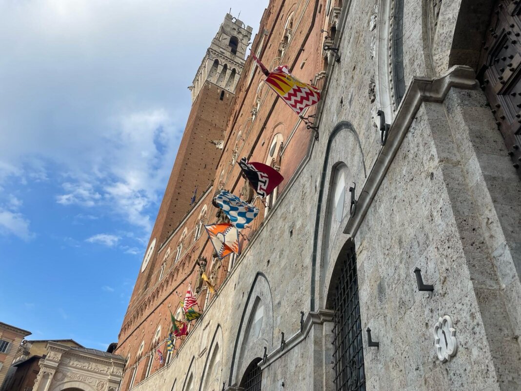 Palio di Siena del 16 agosto, sorteggiate le contrade partecipanti