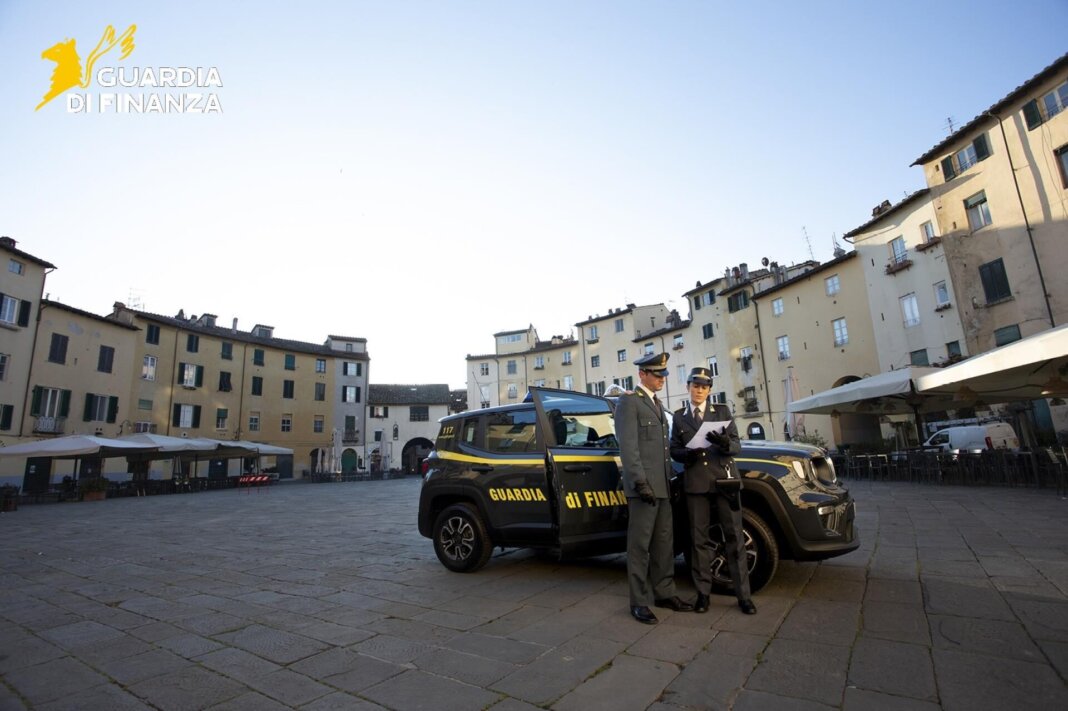 Si finge maresciallo della Guardia di Finanza per truffare un agriturismo: denunciato