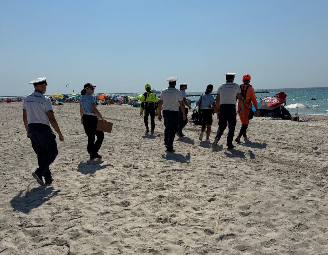 Giro di vite contro il campeggio abusivo sulle spiagge di Vada: multe e sequestri