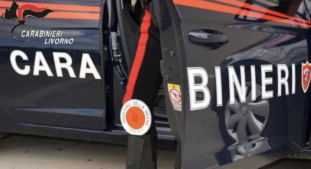 Truffa un turista straniero con la tecnica dello specchietto: denunciato