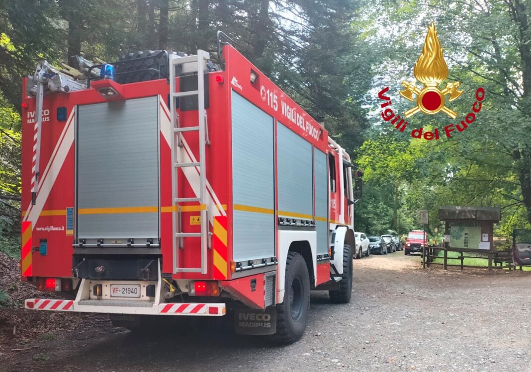 Colta da malore lungo la Via degli Dei, escursionista soccorsa dai vigili del fuoco