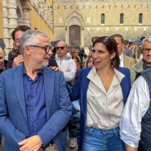 Regionali Toscana 2025, Elly Schlein a Siena per Giani bis: "Unità coalizione costruita su programma forte e condiviso"