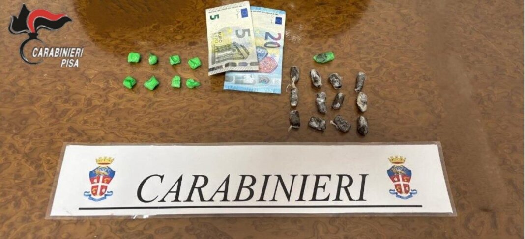 Trovato con addosso hashish e cocaina: arrestato pusher
