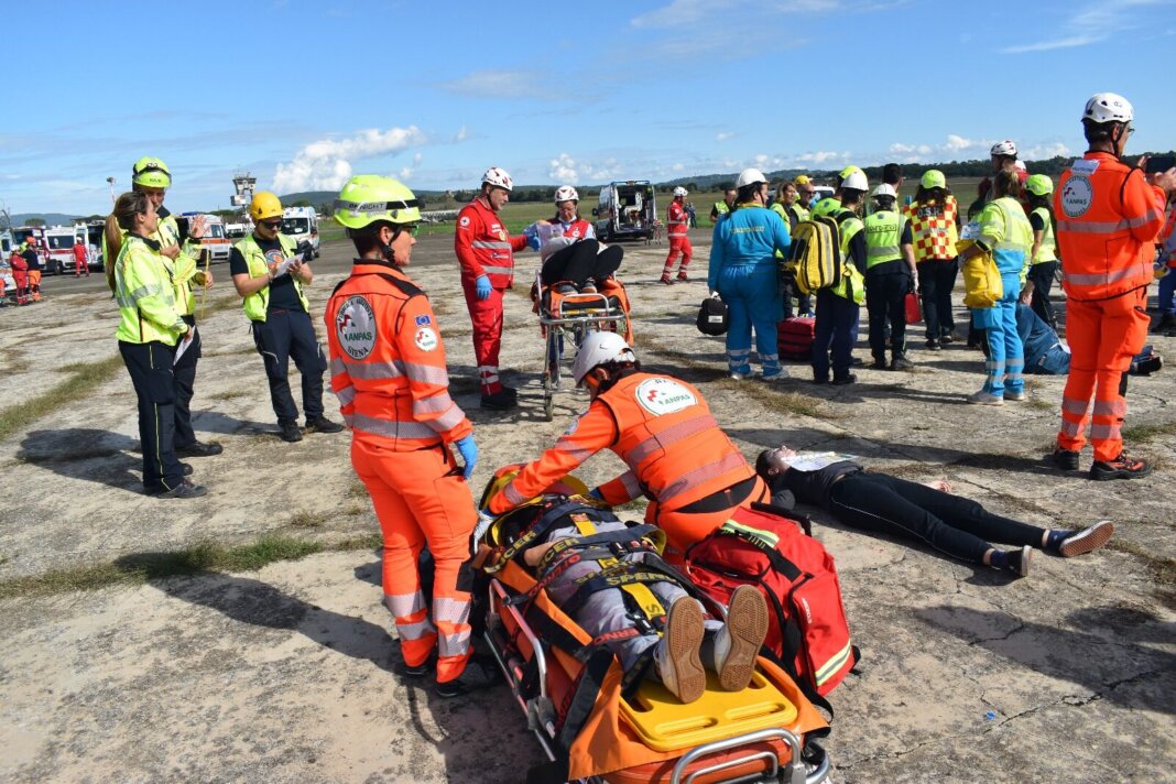 Incidente aereo all'aeroporto di Ampugnano, ma è soltanto un'esercitazione