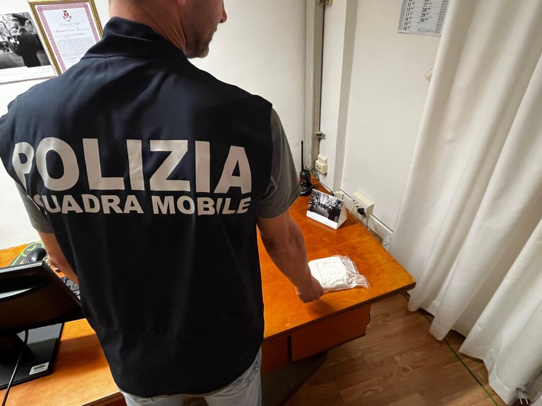Chiedono 'pasta' o 'gelato' ma in realtà è droga: smantellata una rete di spaccio su base familiare