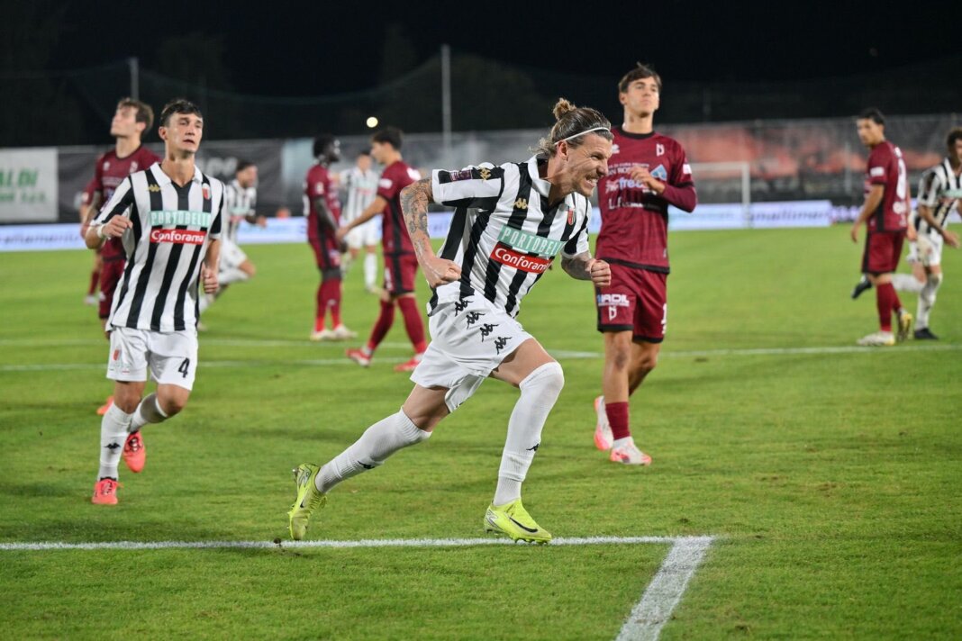 Ascoli devastante al Del Duca: 5-0 al Pontedera, una prova di forza totale