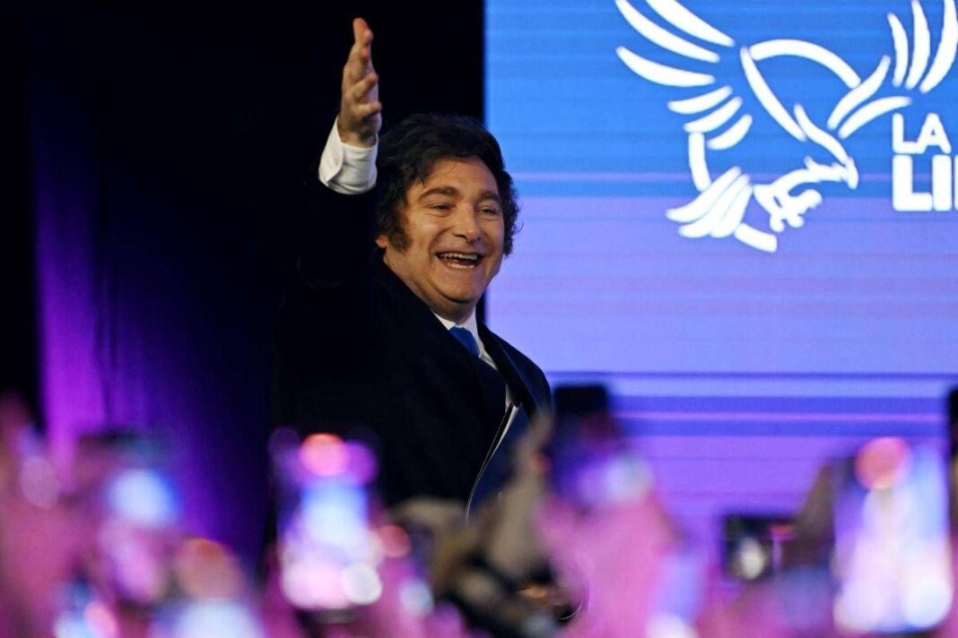 Argentina, Milei trionfa alle elezioni: vittoria con oltre il 40% delle preferenze