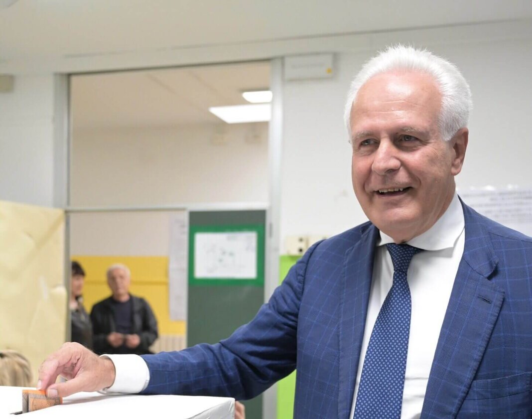 Regionali Toscana 2025, instant poll: Eugenio Giani ampiamente in vantaggio su Alessandro Tomasi