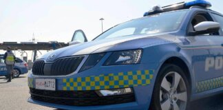 Incidente A1, camion invade carreggiata: tratto chiuso e traffico in tilt