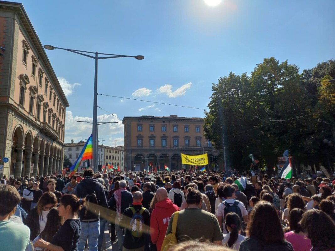 Sciopero per Gaza, 100mila in corteo a Firenze. Bloccati porto di Livorno, FiPiLi e aeroporto di Pisa