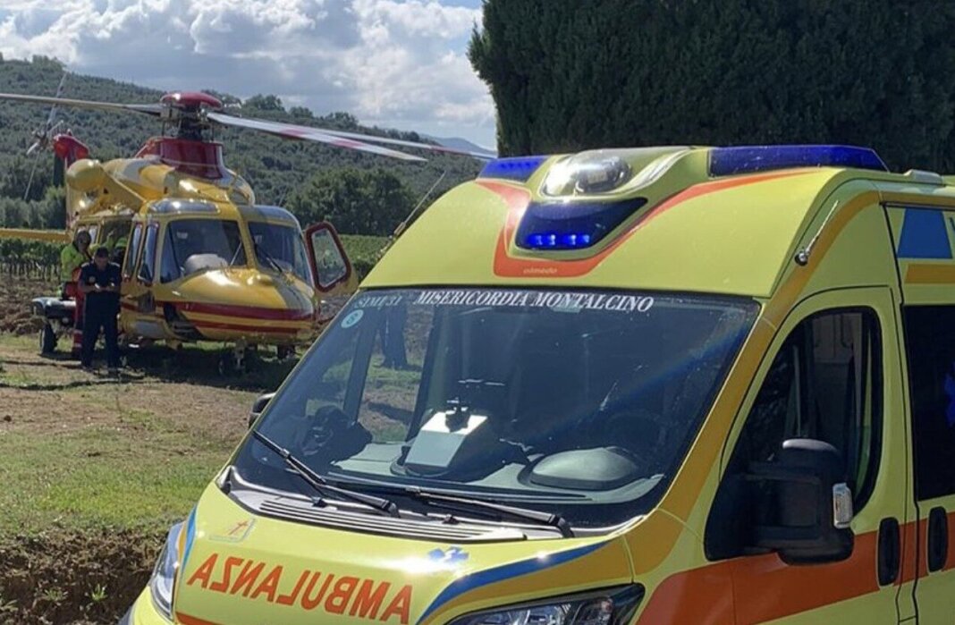 Travolto in bici da un'auto: grave in ospedale