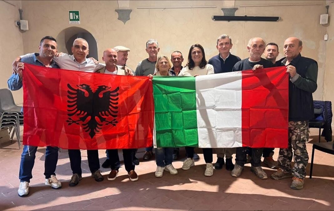 Petrucci (Fdi), incontro con la comunità albanese: “Un esempio positivo di integrazione”